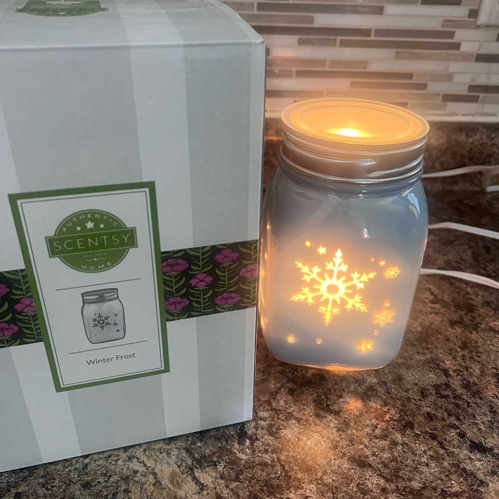 Scentsy Frosted Glow Warmer